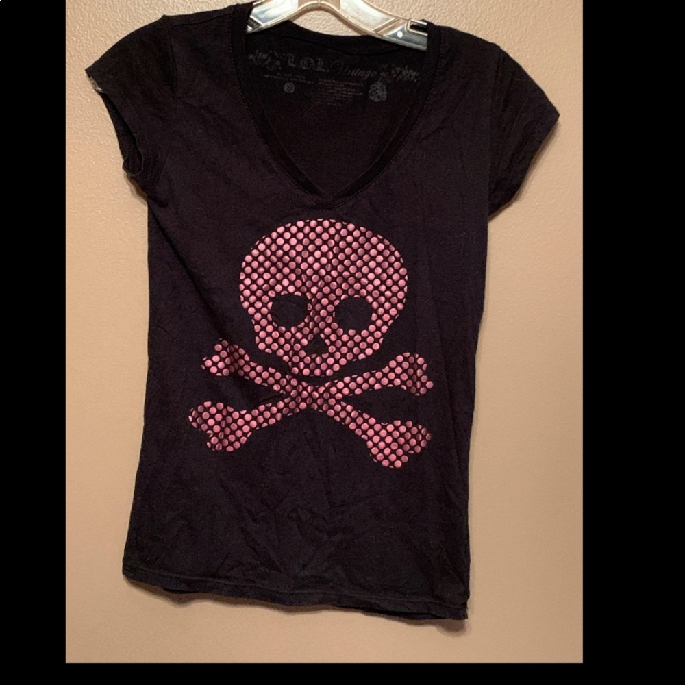 Black Skull V Neck